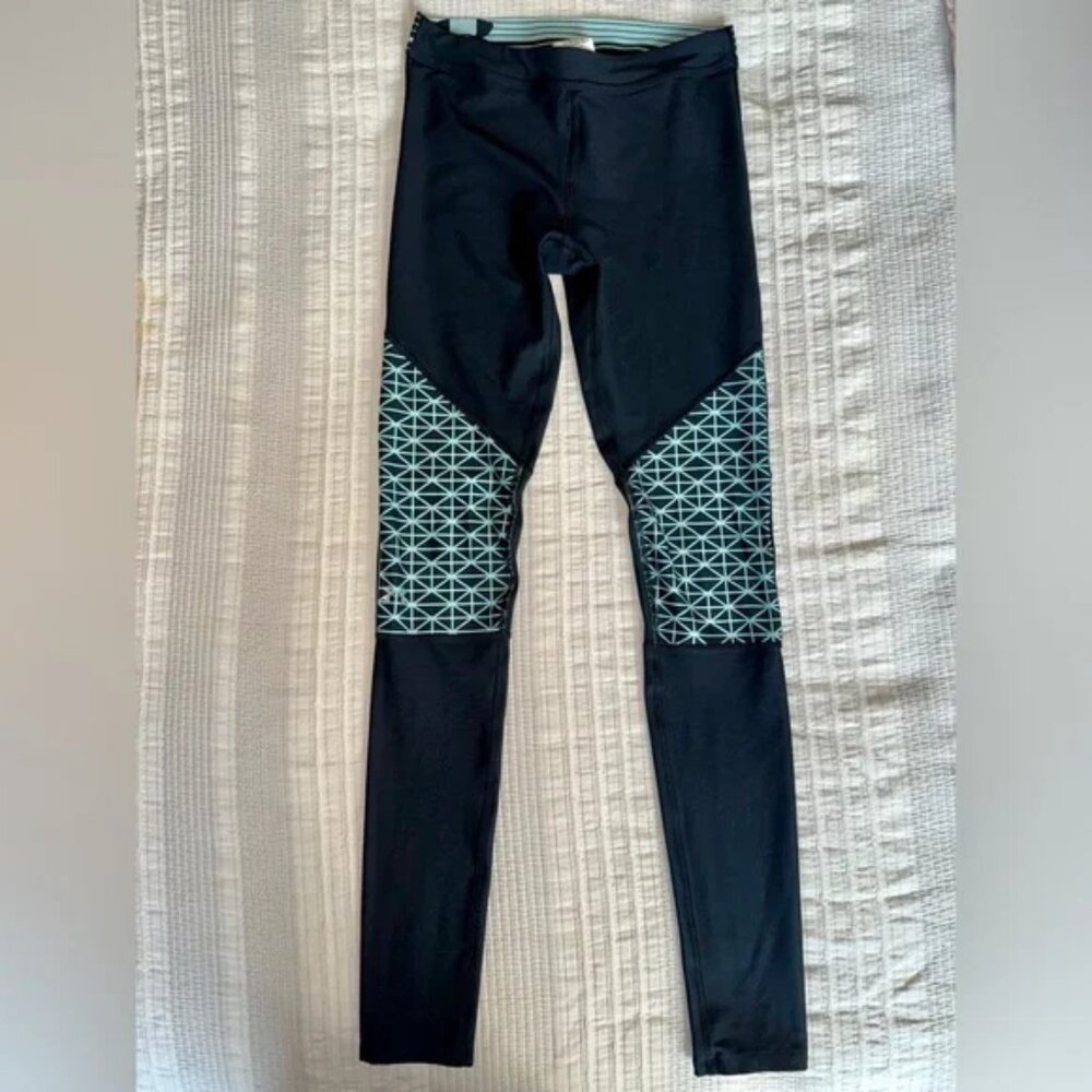 Under Armour Leggings with Light Blue Accents-Size Small